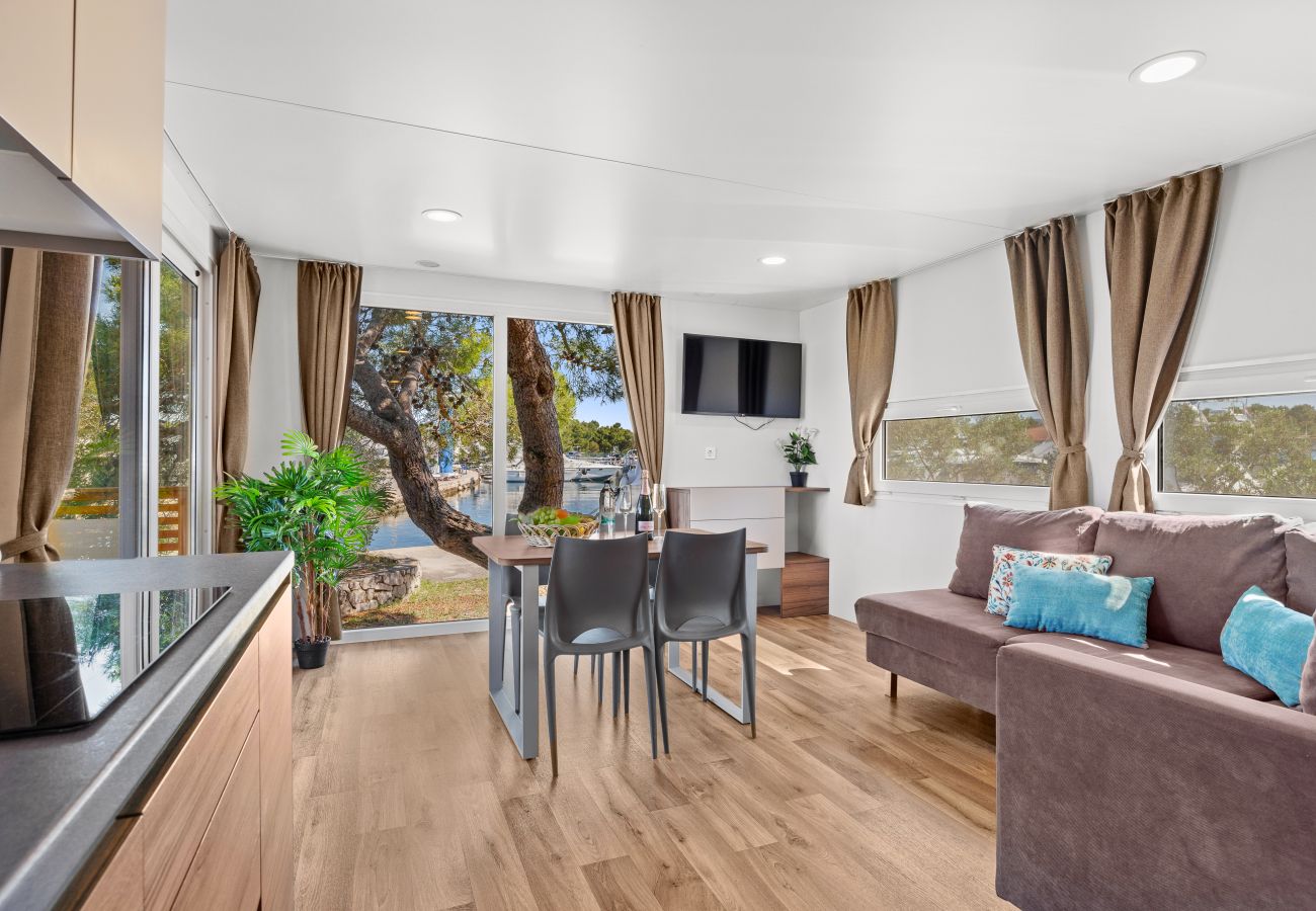 Ferienhaus in Šibenik - Luxuriöses Ferienmobilhaus (4+1)
