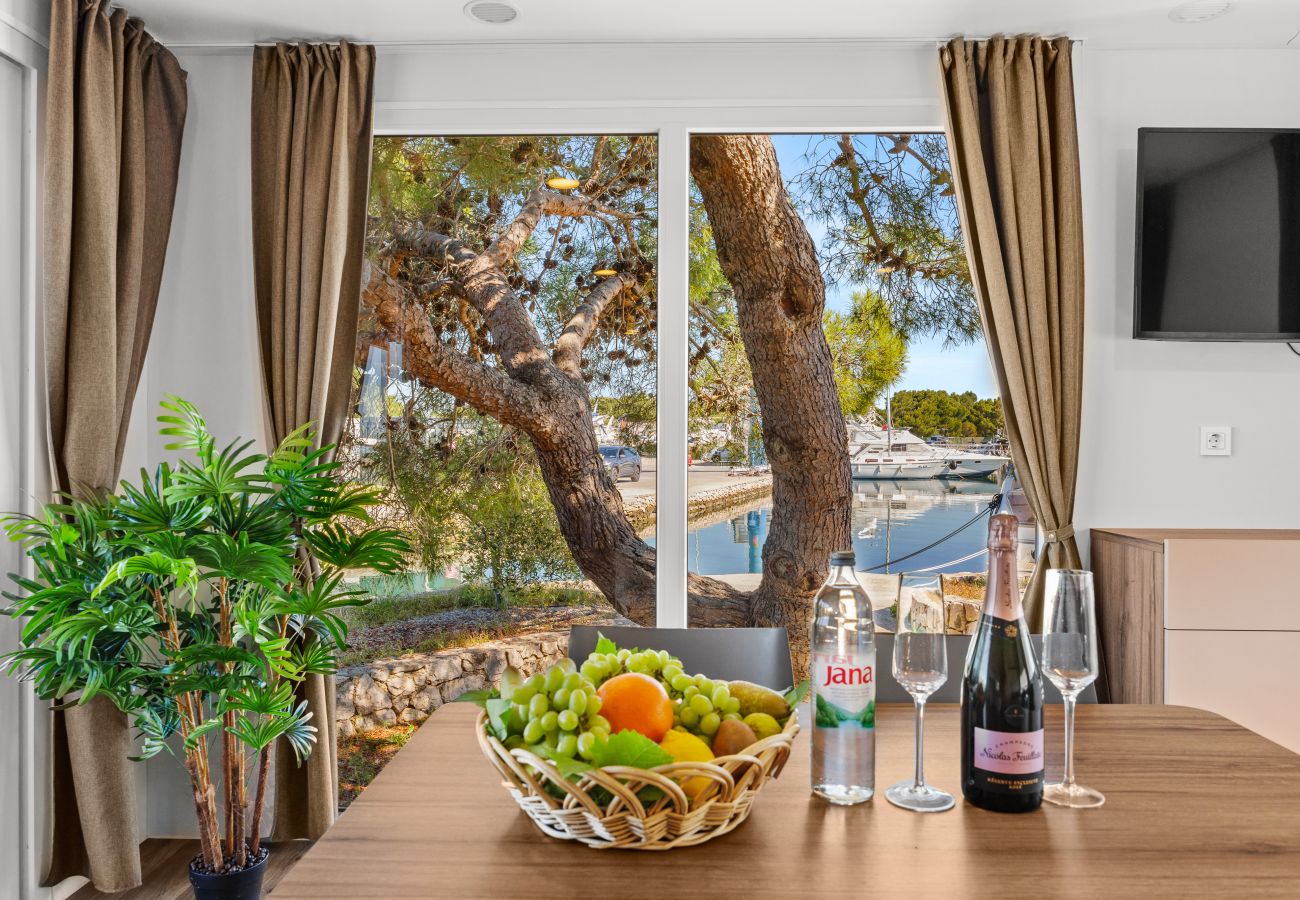 Ferienhaus in Šibenik - Luxuriöses Ferienmobilhaus (4+1)