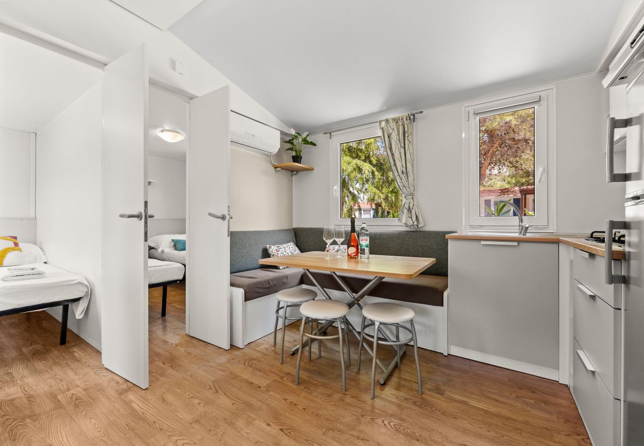 Ferienhaus in Šibenik - Mobilheim für Familien mit drei Schlafzimmern