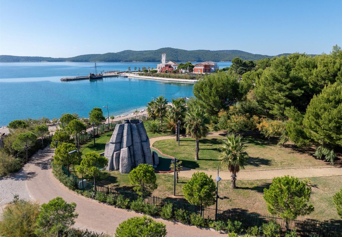 Ferienhaus in Šibenik - Mobilheim für Familien mit drei Schlafzimmern