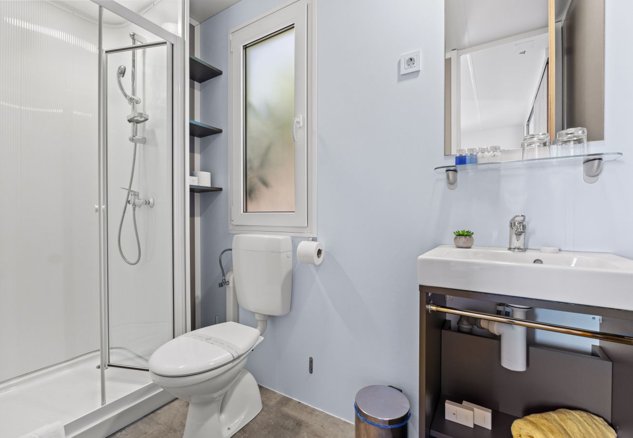 Doppelhaushälfte in Šibenik - Premium-Mobilheim direkt am Strand