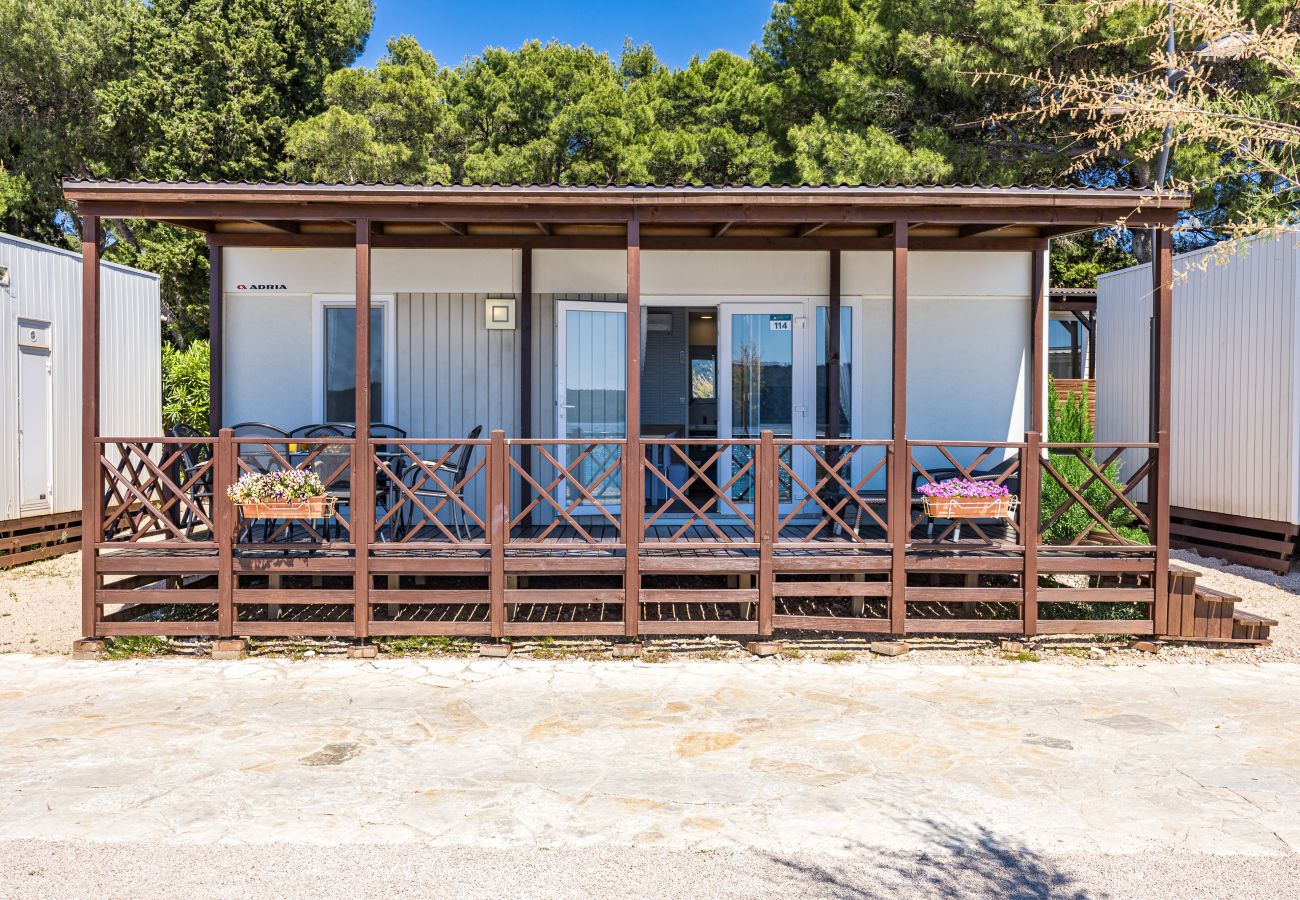 Doppelhaushälfte in Šibenik - Premium-Mobilheim direkt am Strand