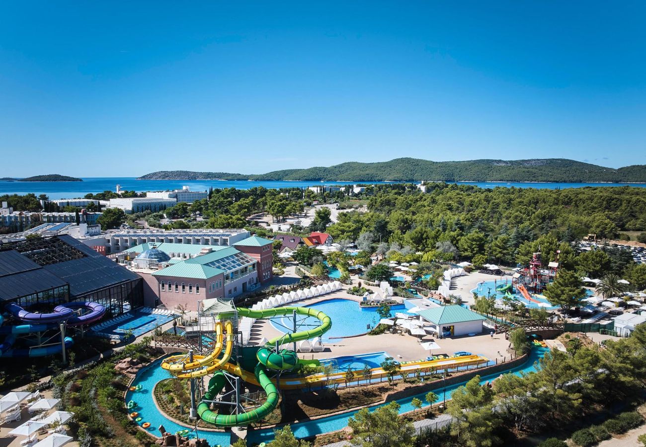 Doppelhaushälfte in Šibenik - Premium-Mobilheim direkt am Strand