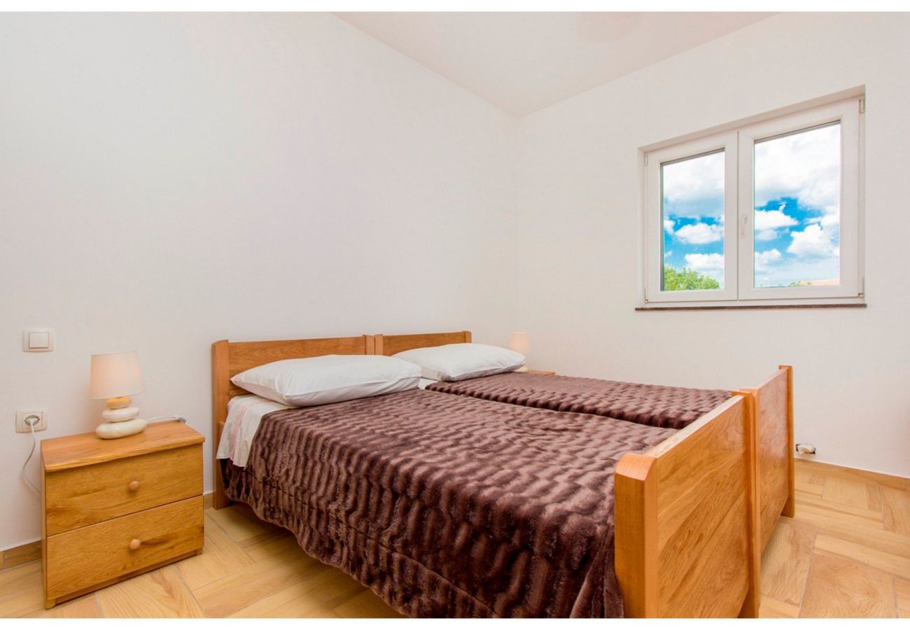 Villa in Brištane - Ländlicher Urlaub mit Pool - Villa Krka