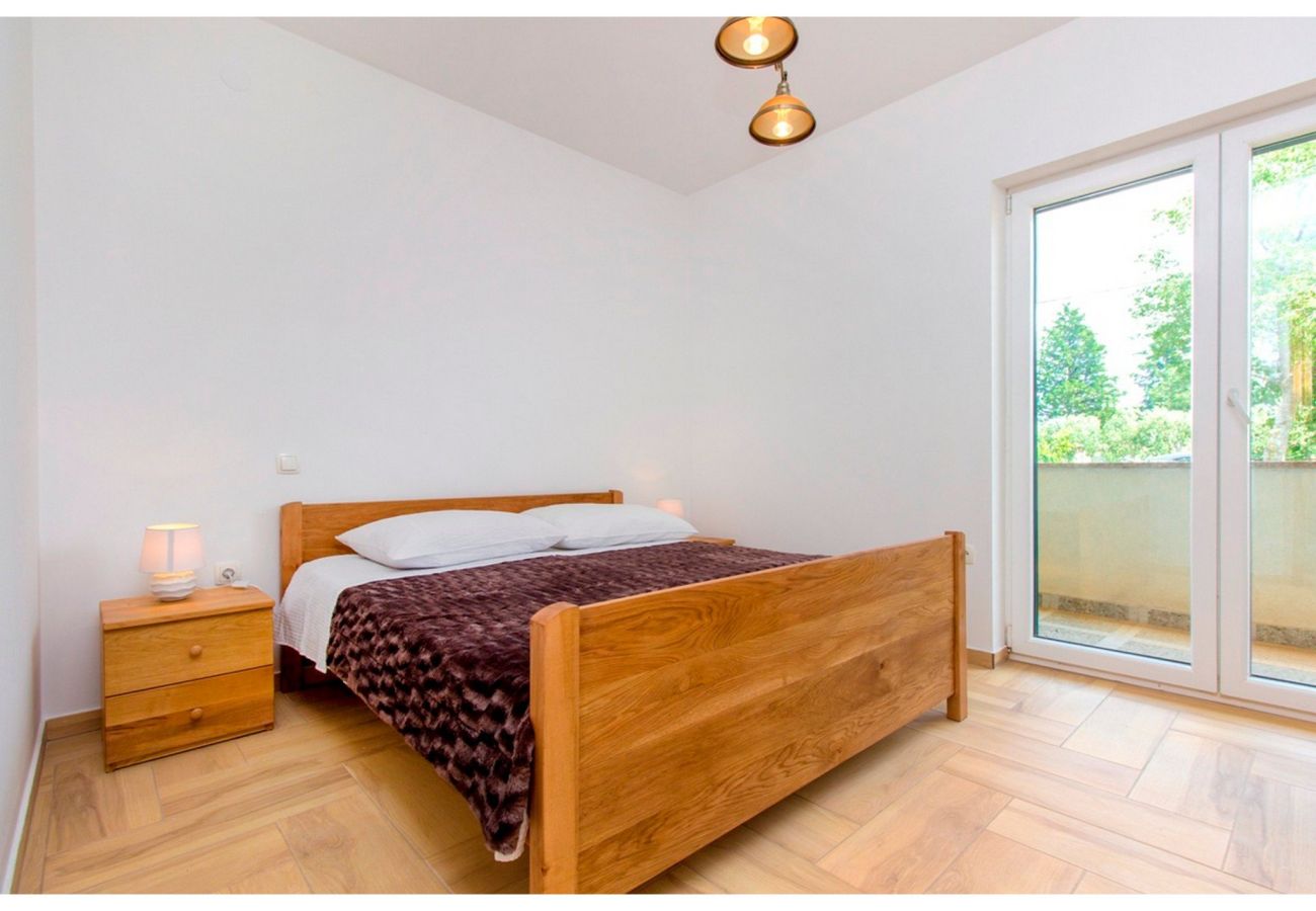 Villa in Brištane - Ländlicher Urlaub mit Pool - Villa Krka