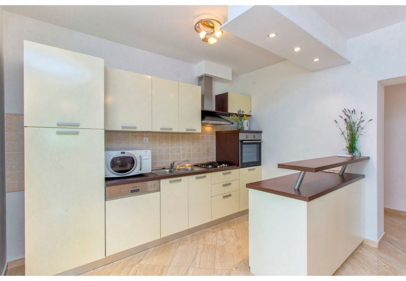 Villa in Brištane - Ländlicher Urlaub mit Pool - Villa Krka