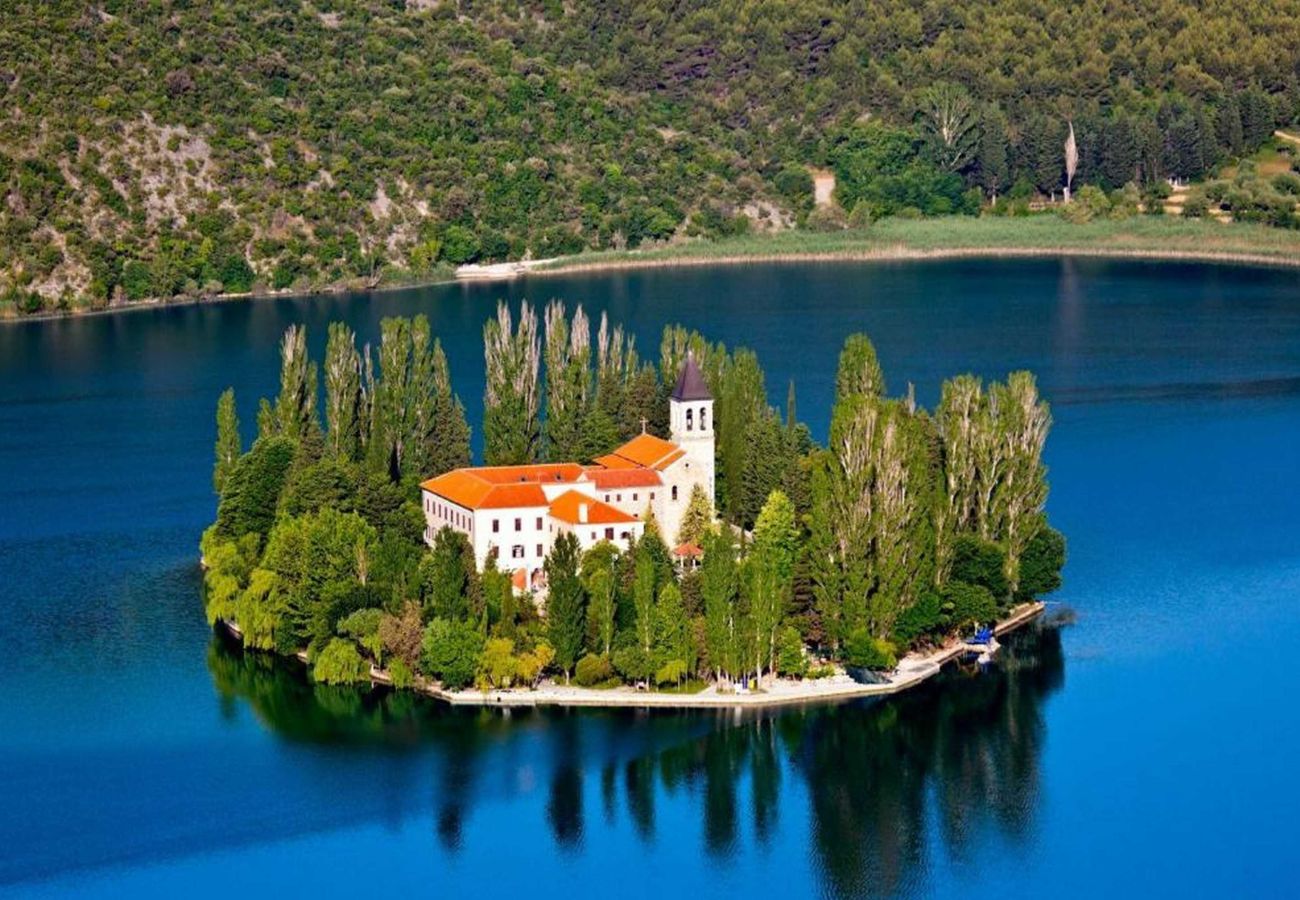 Villa in Brištane - Ländlicher Urlaub mit Pool - Villa Krka