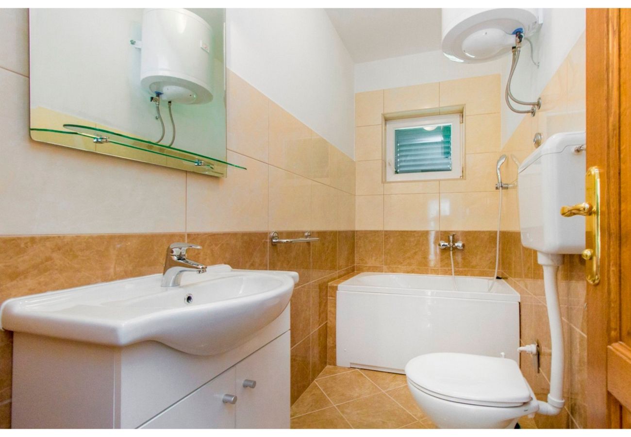 Villa in Brištane - Ländlicher Urlaub mit Pool - Villa Krka