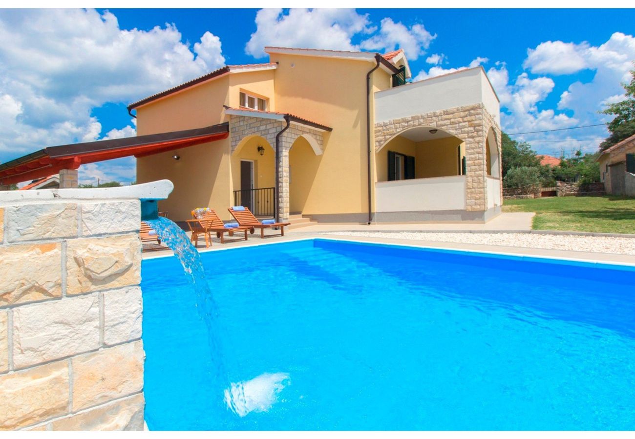 Villa in Brištane - Ländlicher Urlaub mit Pool - Villa Krka