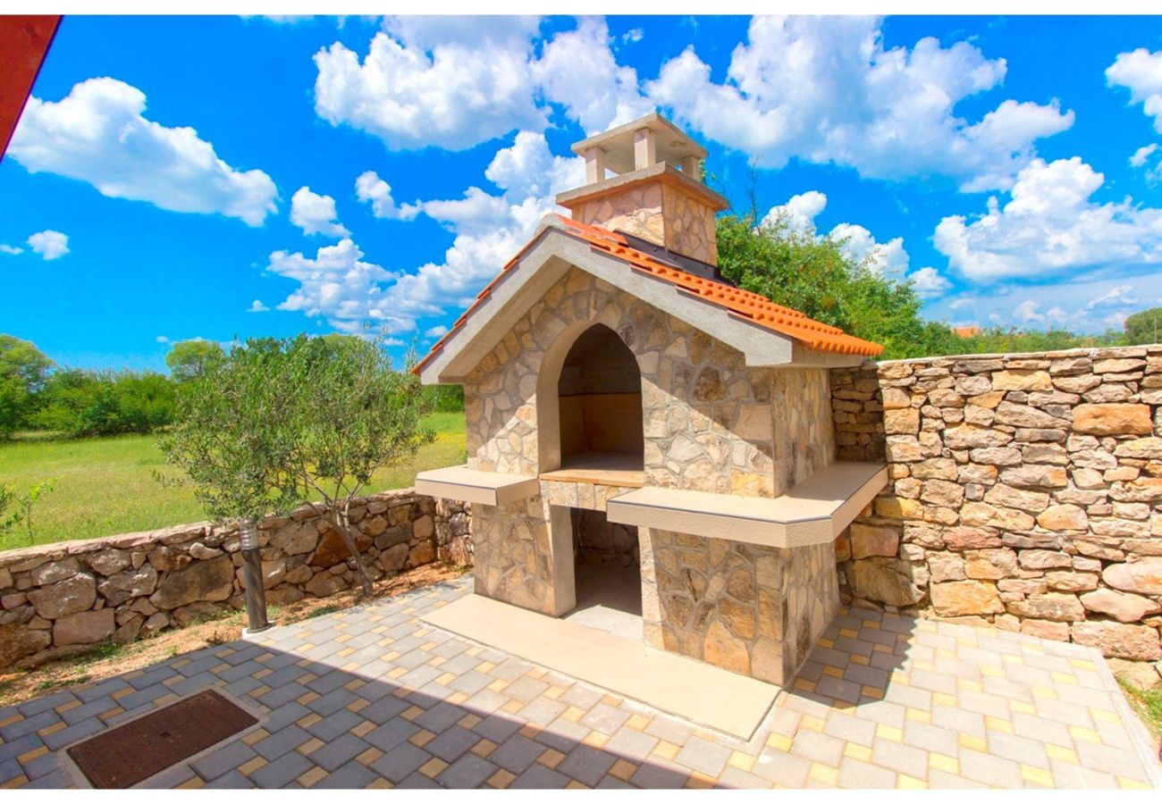 Villa in Brištane - Ländlicher Urlaub mit Pool - Villa Krka