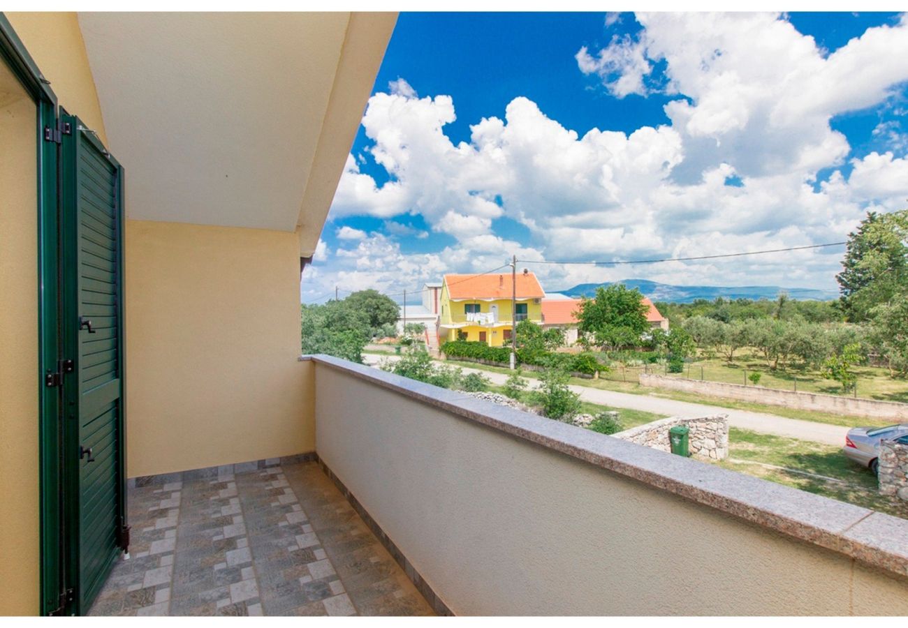 Villa in Brištane - Ländlicher Urlaub mit Pool - Villa Krka