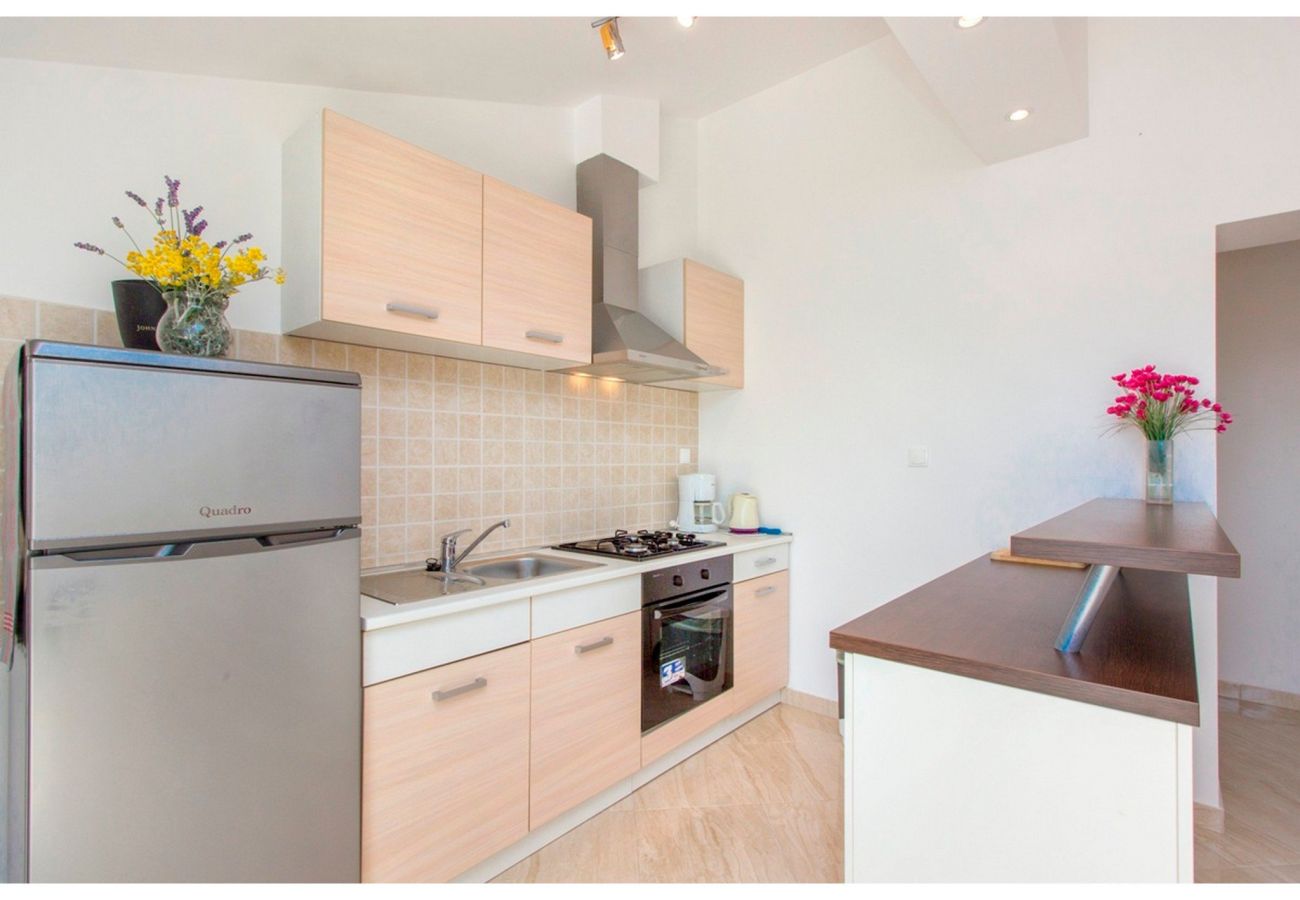 Villa in Brištane - Ländlicher Urlaub mit Pool - Villa Krka