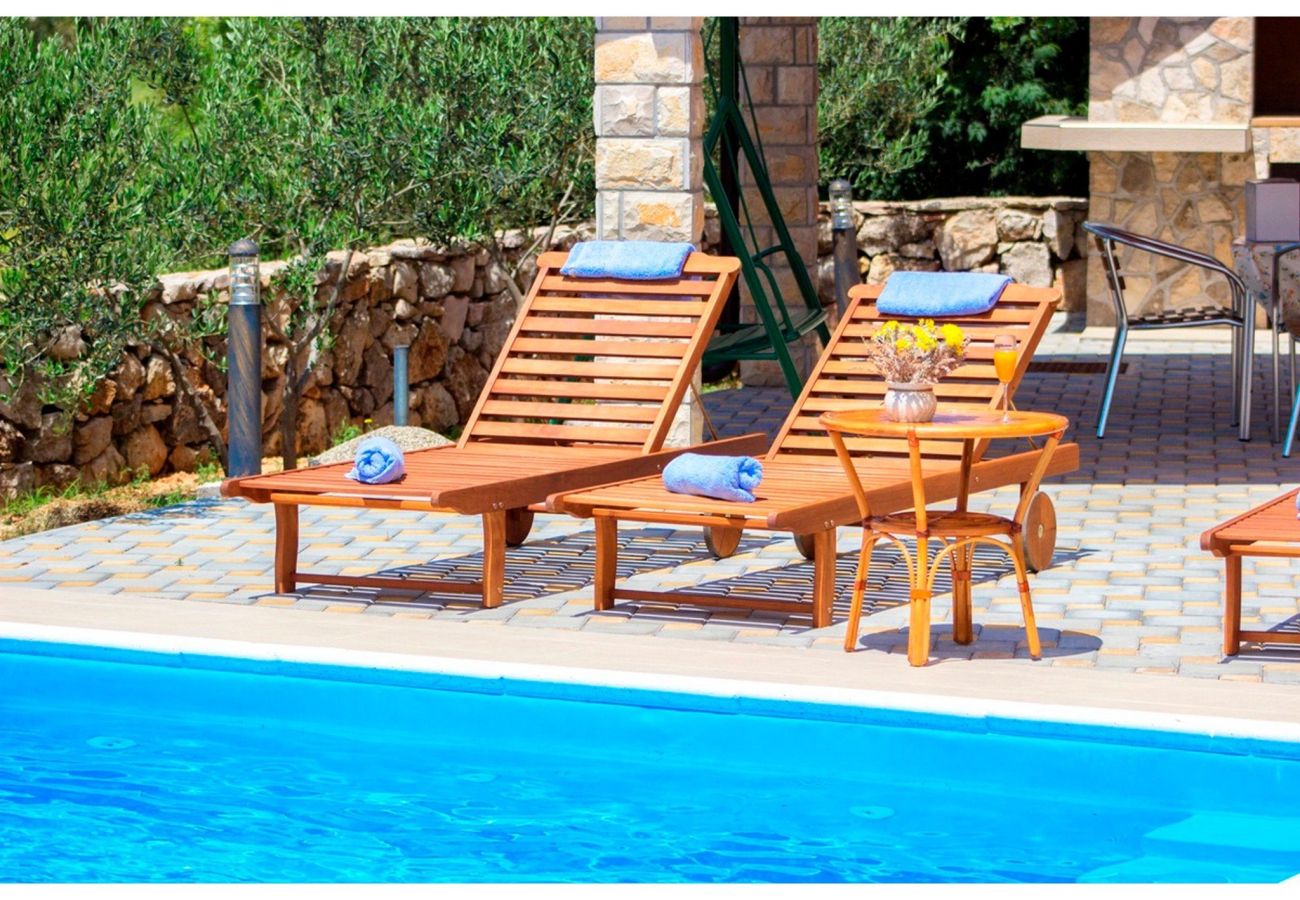 Villa in Brištane - Ländlicher Urlaub mit Pool - Villa Krka