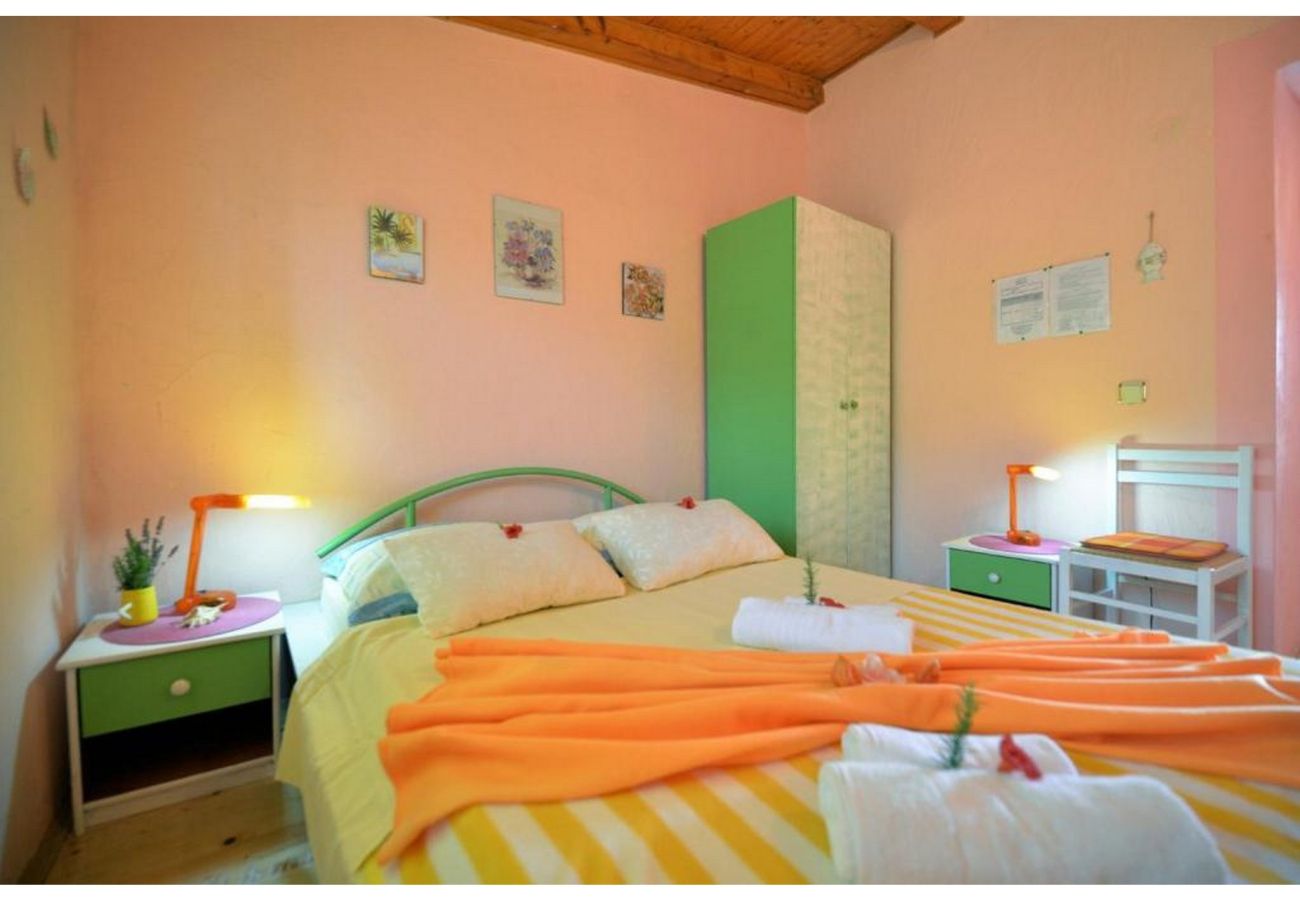 Ferienwohnung in Murter - Sunshine Apartment Gelb