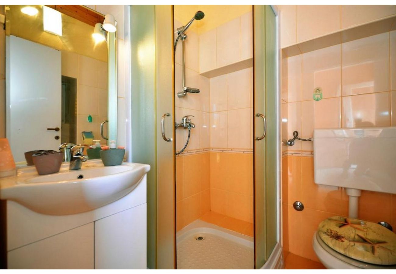 Ferienwohnung in Murter - Sunshine Apartment Gelb