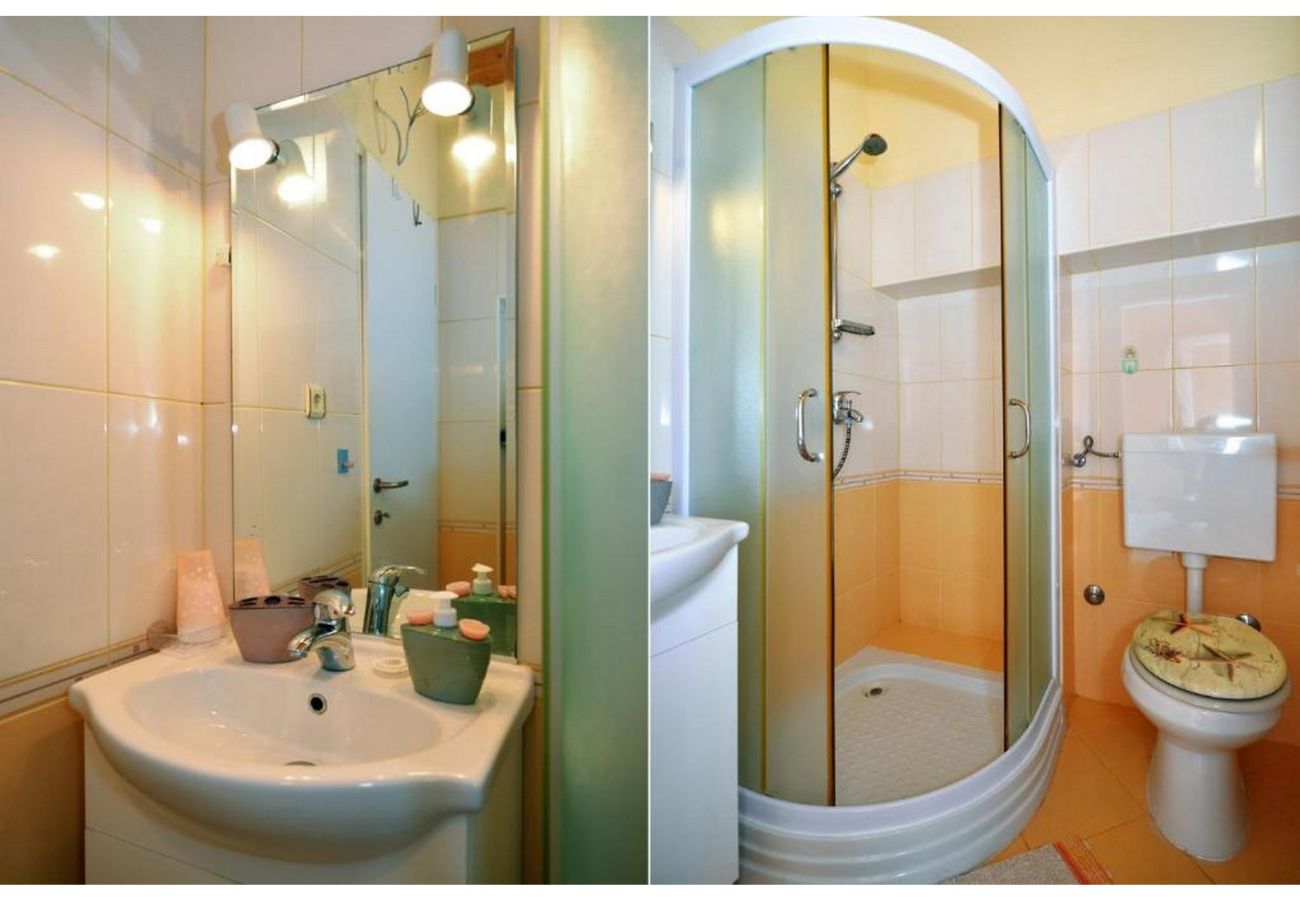 Ferienwohnung in Murter - Sunshine Apartment Gelb