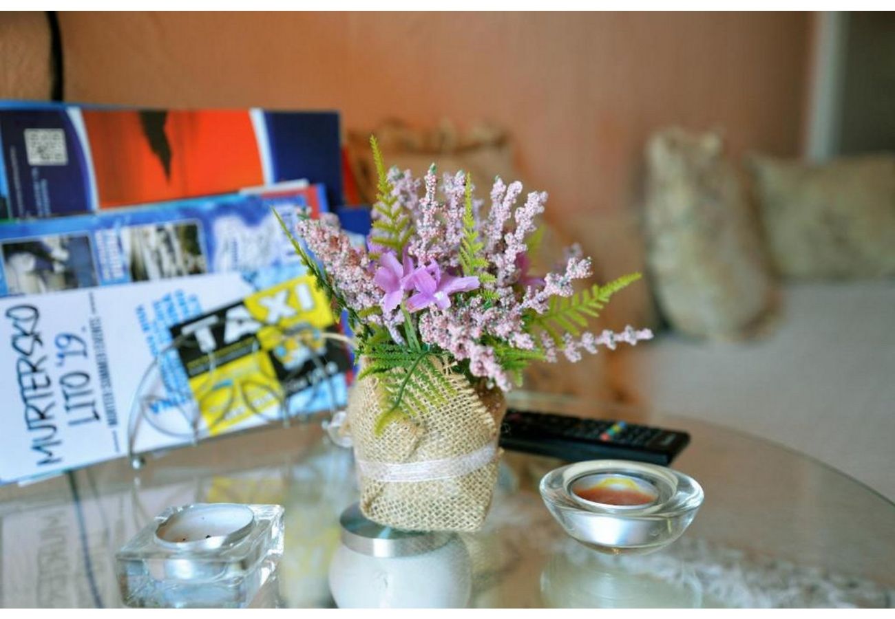 Ferienwohnung in Murter - Sunshine Apartment Blau