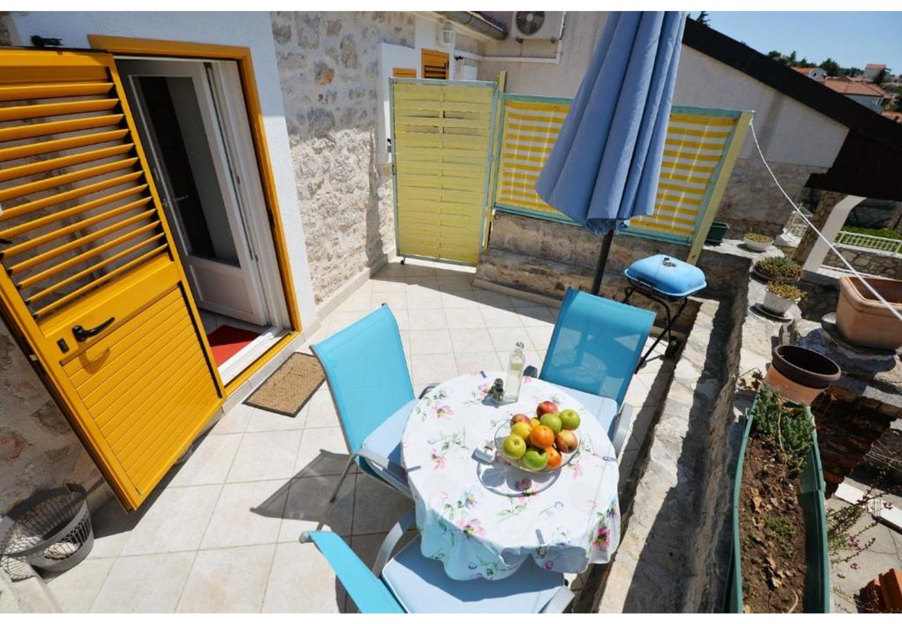 Ferienwohnung in Murter - Sunshine Apartment Blau