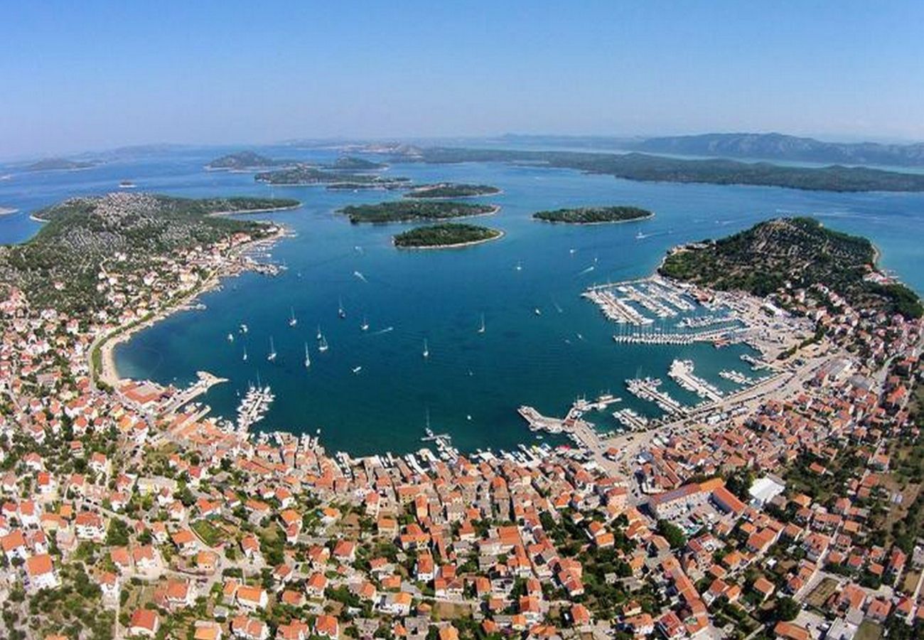 Ferienwohnung in Murter - Sunshine Apartment Blau