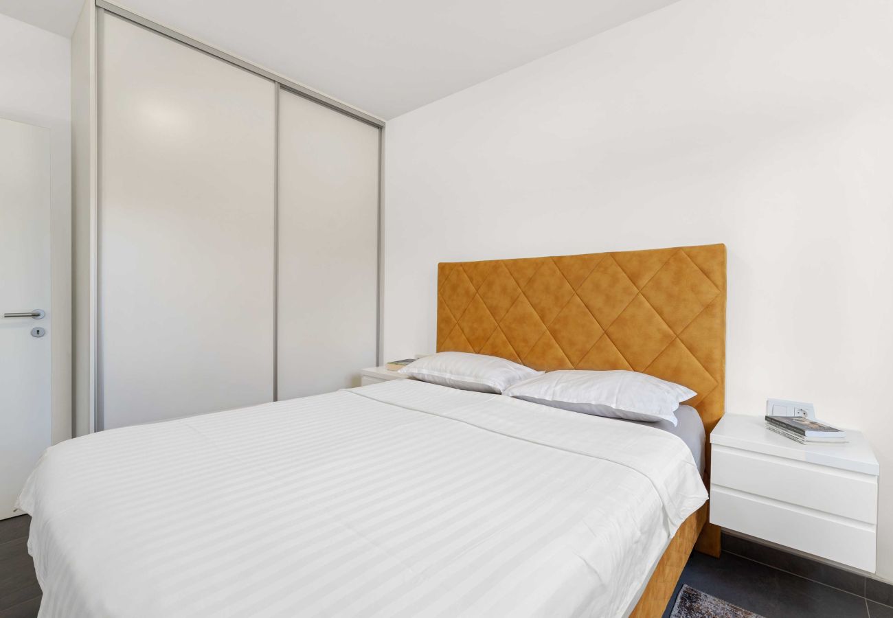 Ferienwohnung in Šibenik-Brodarica - Luxus-Apartment mit drei Schlafzimmern in Velic C