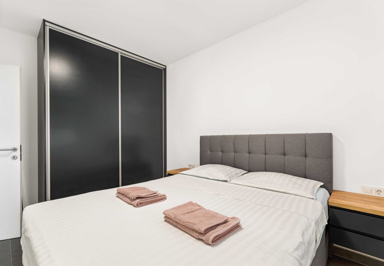 Ferienwohnung in Šibenik-Brodarica - Luxus-Apartment mit drei Schlafzimmern in Velic C