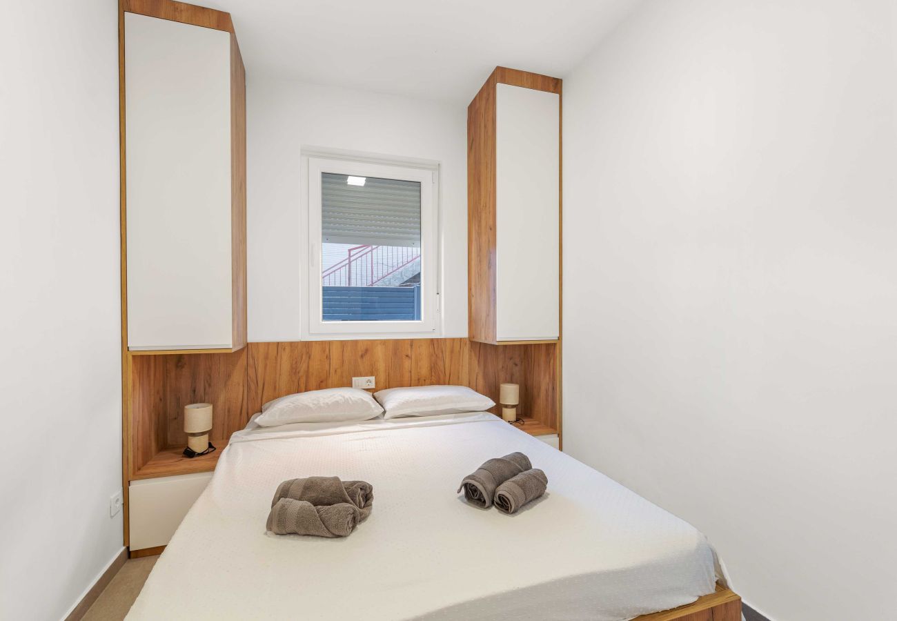 Ferienwohnung in Šibenik-Brodarica - Gemütliche Zwei-Zimmer-Wohnung Velic A