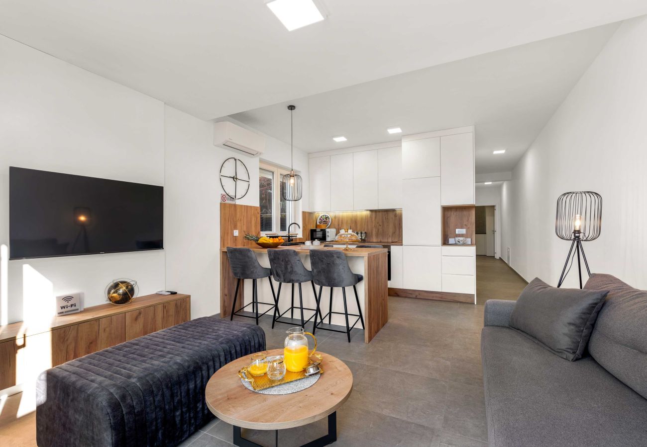 Ferienwohnung in Šibenik-Brodarica - Gemütliche Zwei-Zimmer-Wohnung Velic A