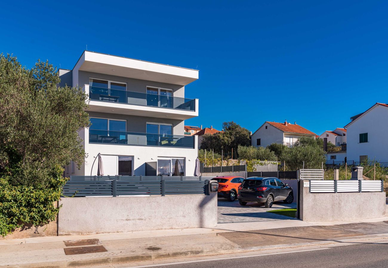 Ferienwohnung in Šibenik-Brodarica - Gemütliche Zwei-Zimmer-Wohnung Velic A