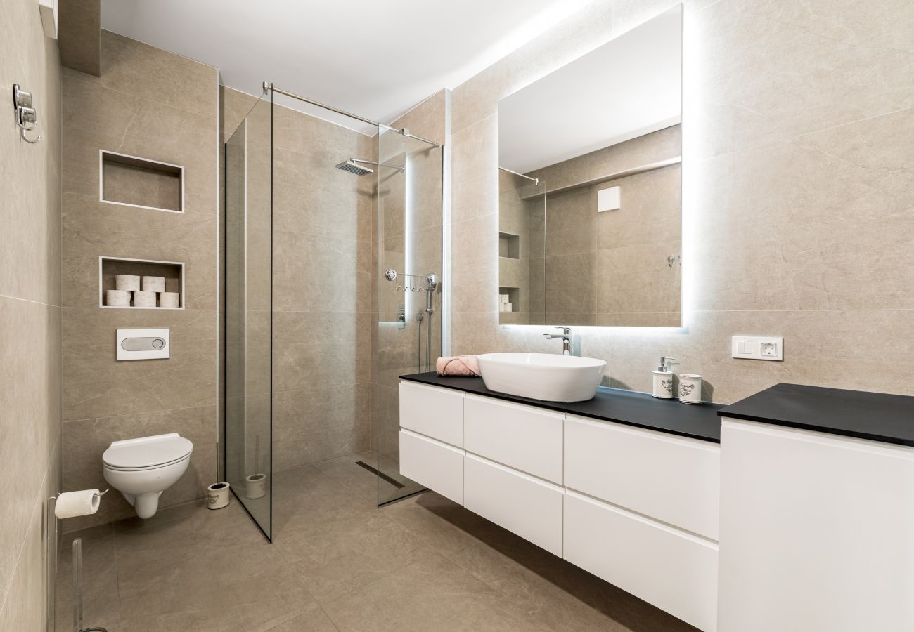 Ferienwohnung in Šibenik-Brodarica - Gemütliche Zwei-Zimmer-Wohnung Velic A