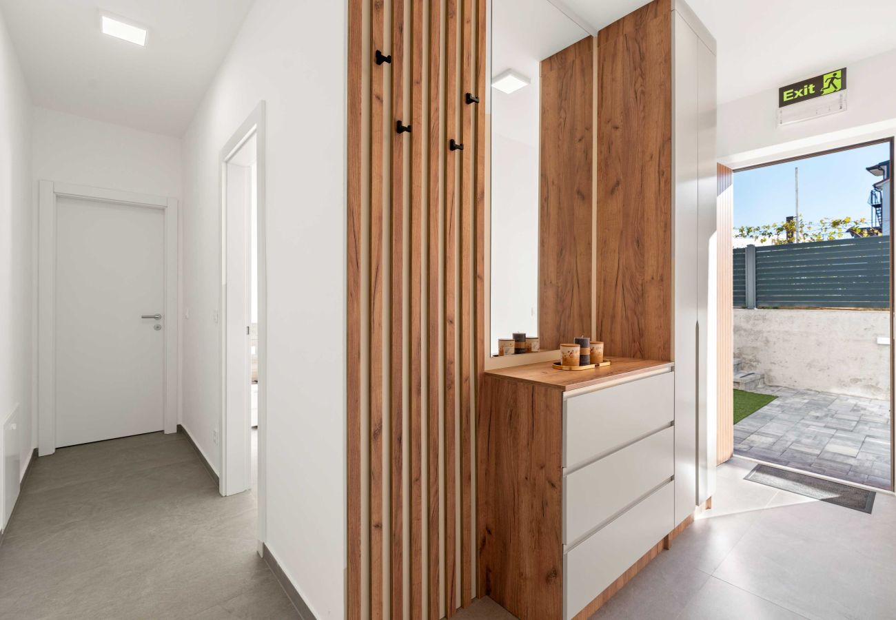 Ferienwohnung in Šibenik-Brodarica - Gemütliche Zwei-Zimmer-Wohnung Velic B