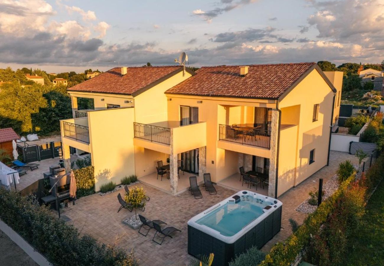 Villa in Krnica - Villa Casalinga mit Whirlpool