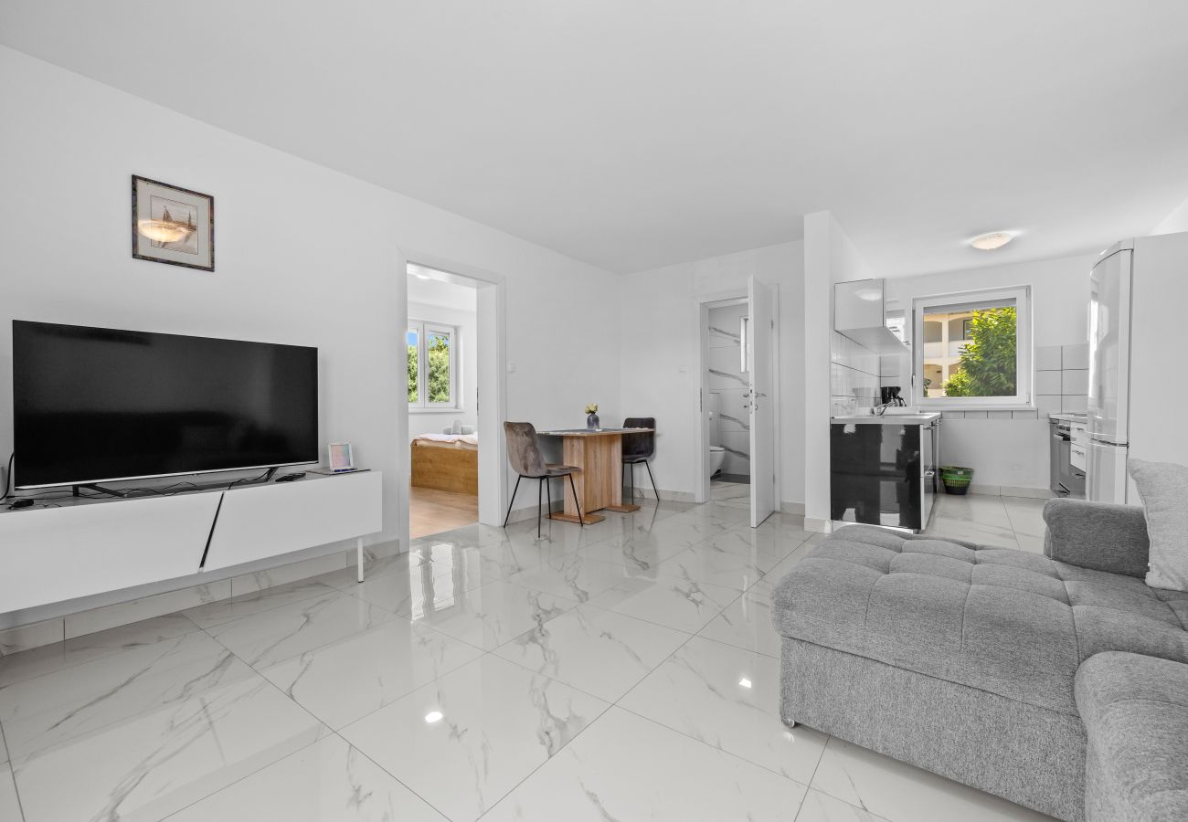 Ferienwohnung in Kukci - Apartment Susanne 1 mit Gemeinschaftspool