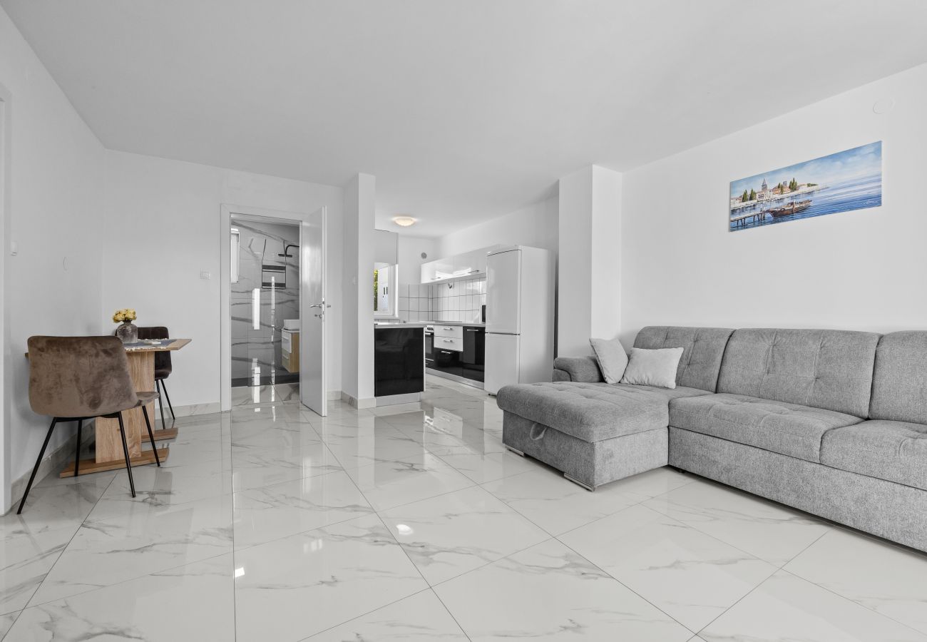 Ferienwohnung in Kukci - Apartment Susanne 1 mit Gemeinschaftspool