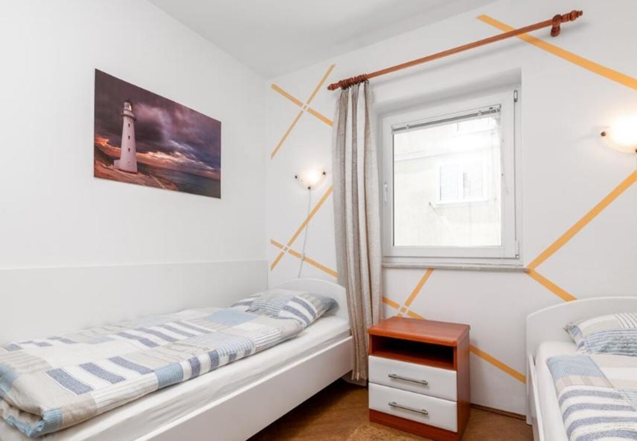 Ferienwohnung in Štinjan - Familienapartment Stinjan mit Gartenblick