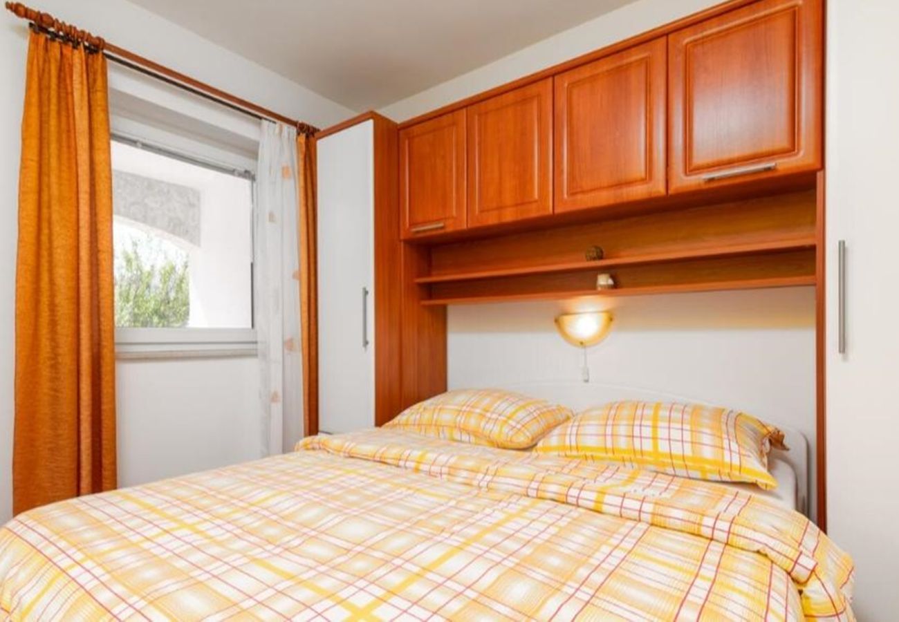 Ferienwohnung in Štinjan - Familienapartment Stinjan mit Gartenblick