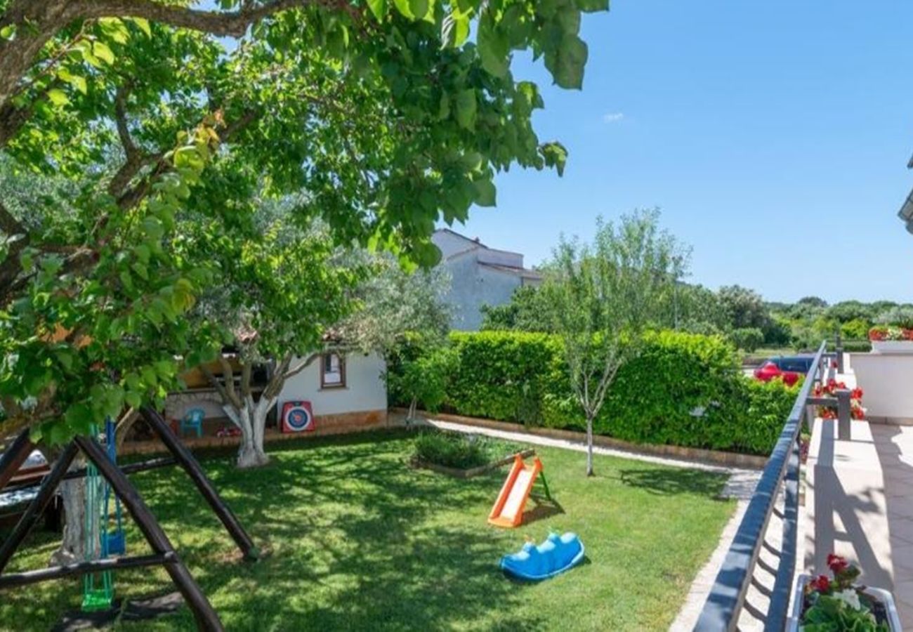 Ferienwohnung in Štinjan - Familienapartment Stinjan mit Gartenblick