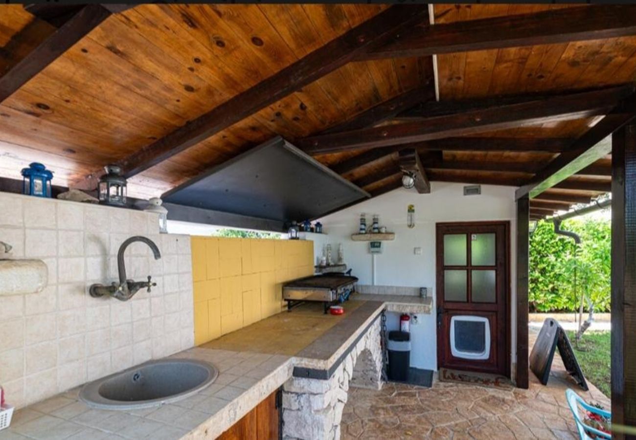 Ferienwohnung in Štinjan - Familienapartment Stinjan mit Gartenblick