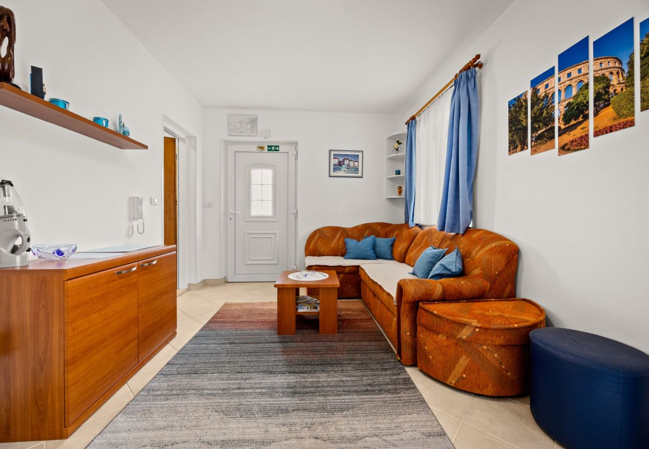 Ferienwohnung in Štinjan - Familienapartment Stinjan mit Gartenblick