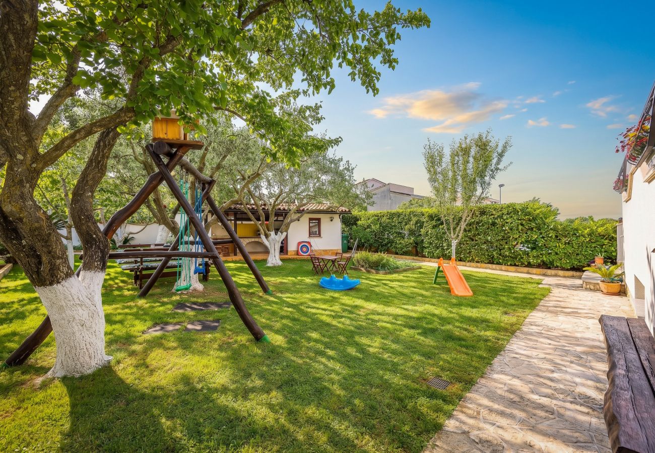 Ferienwohnung in Štinjan - Familienapartment Stinjan mit Gartenblick