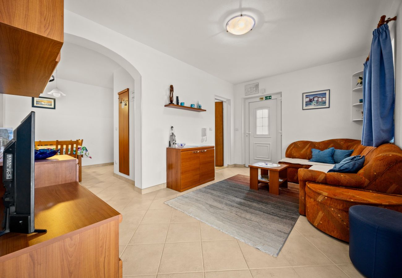 Ferienwohnung in Štinjan - Familienapartment Stinjan mit Gartenblick