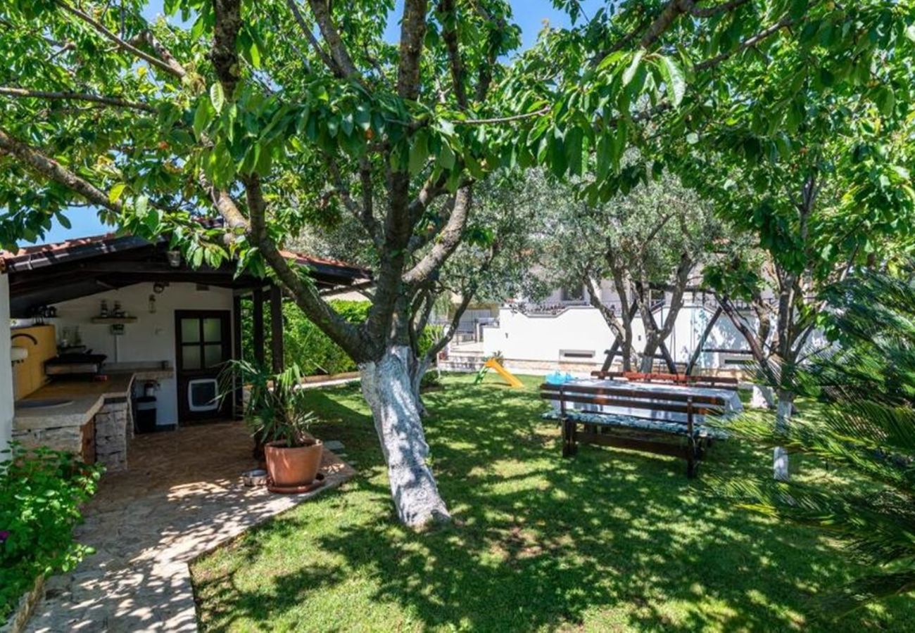 Ferienwohnung in Štinjan - Familienapartment Stinjan mit Meerblick