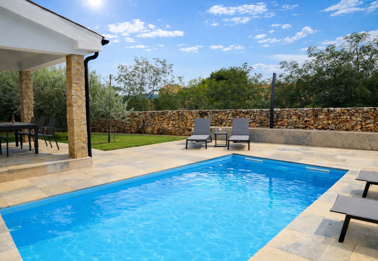 Ferienwohnung in Pomer - Oliva Serenity Apartment mit Pool 