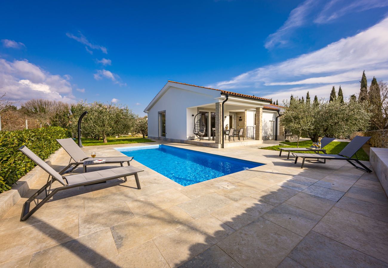 Ferienwohnung in Pomer - Oliva Serenity Apartment mit Pool 