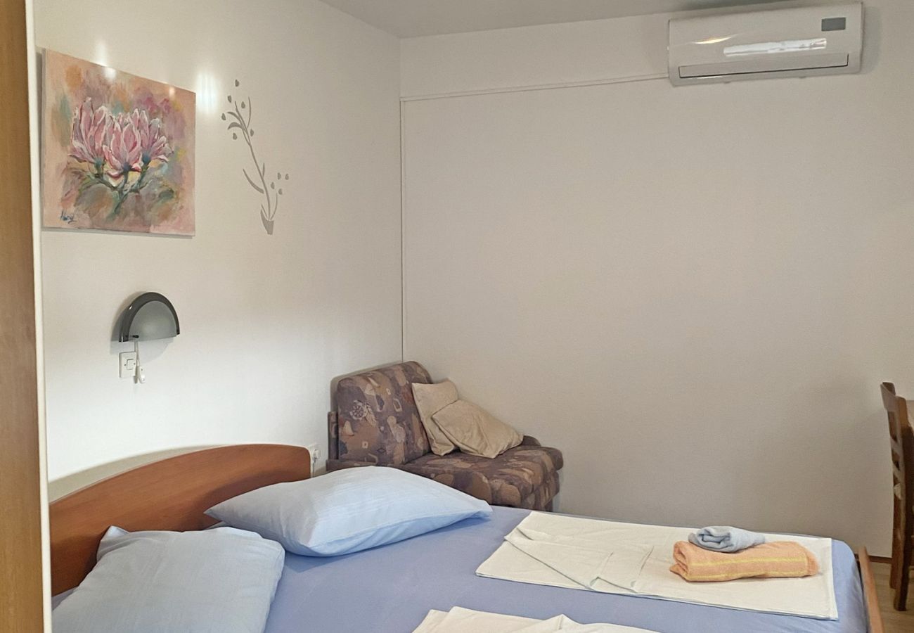 Ferienwohnung in Kampor - Sea View Apartment Ankica with Terrace