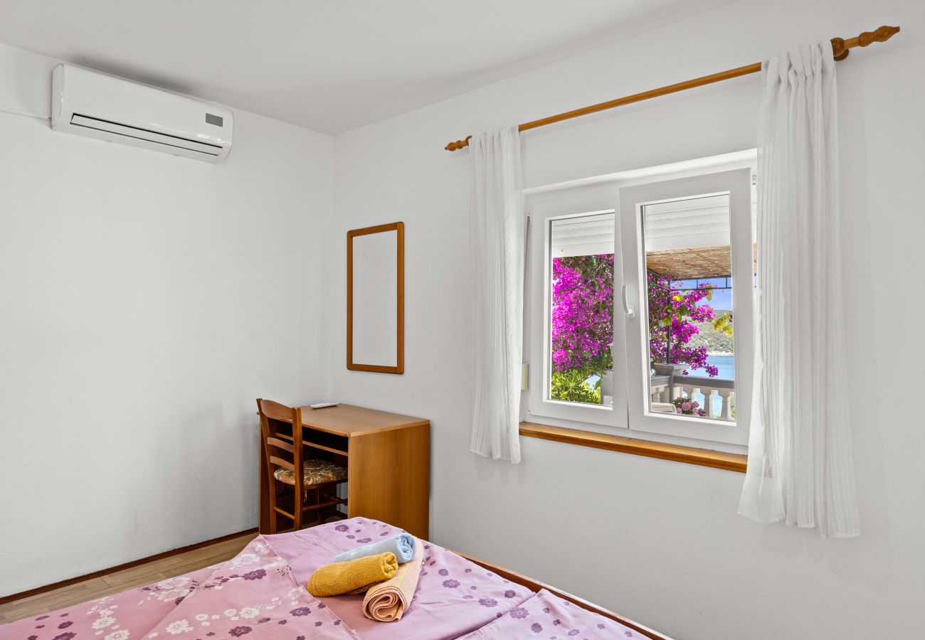 Ferienwohnung in Kampor - Sea View Apartment Ankica with Terrace