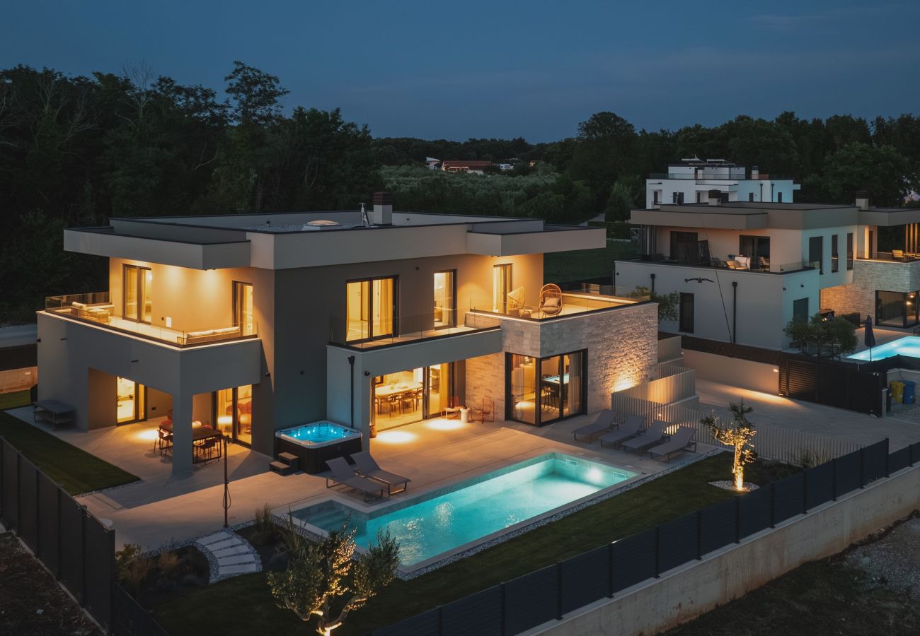 Villa in Funtana - Designer-Strandvilla Limes - Pool, Spa & Spiele