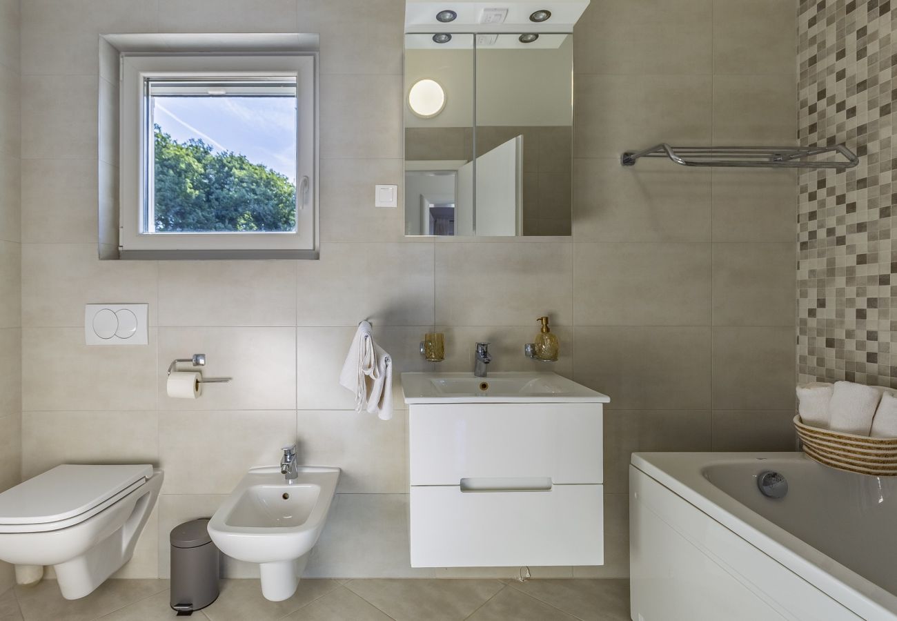 Villa in Pula - Lotus Elite Villa mit Pool und Whirlpool 10