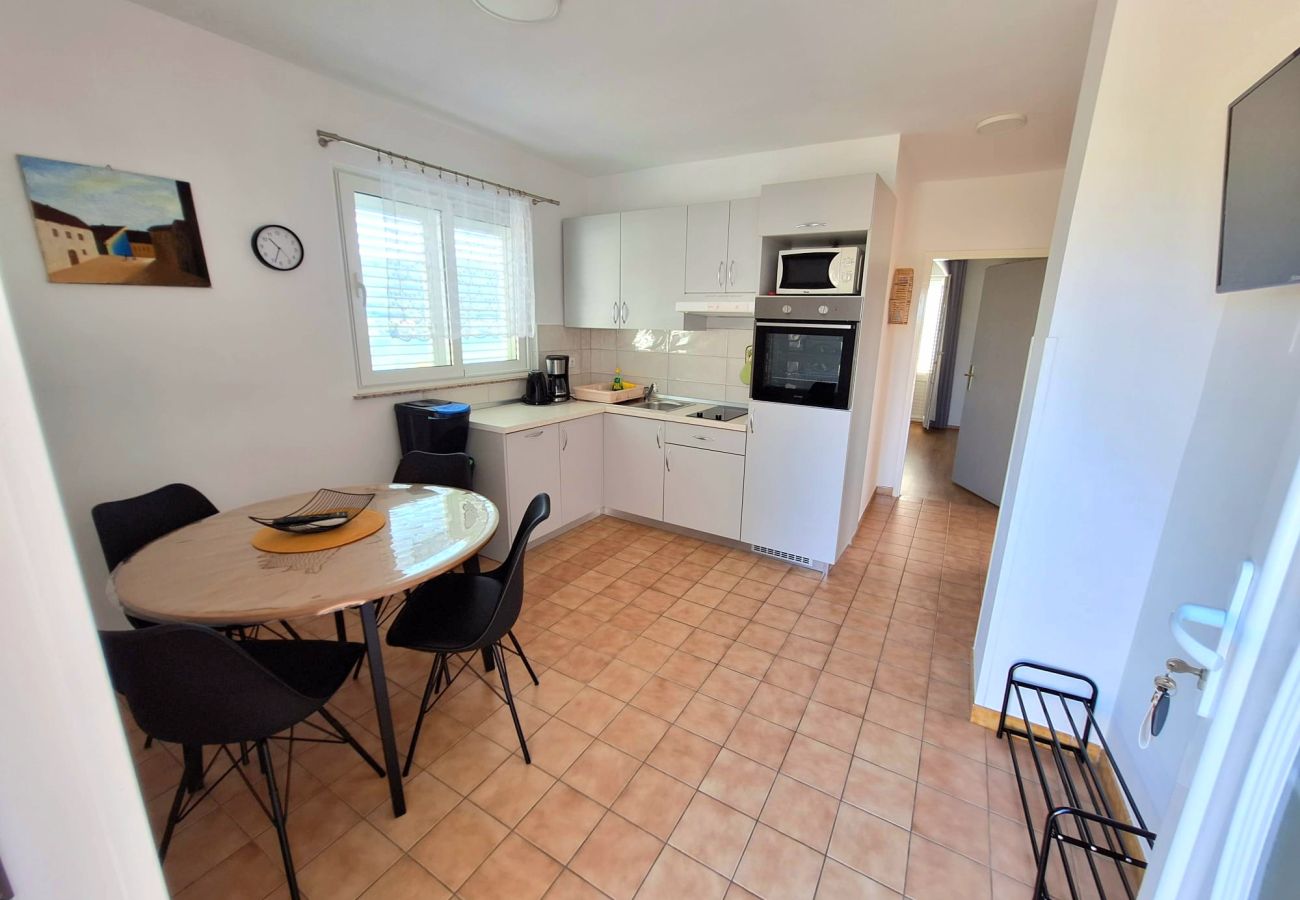 Ferienwohnung in Supetarska Draga - Apartment Nikolina 1 mit Meerblick