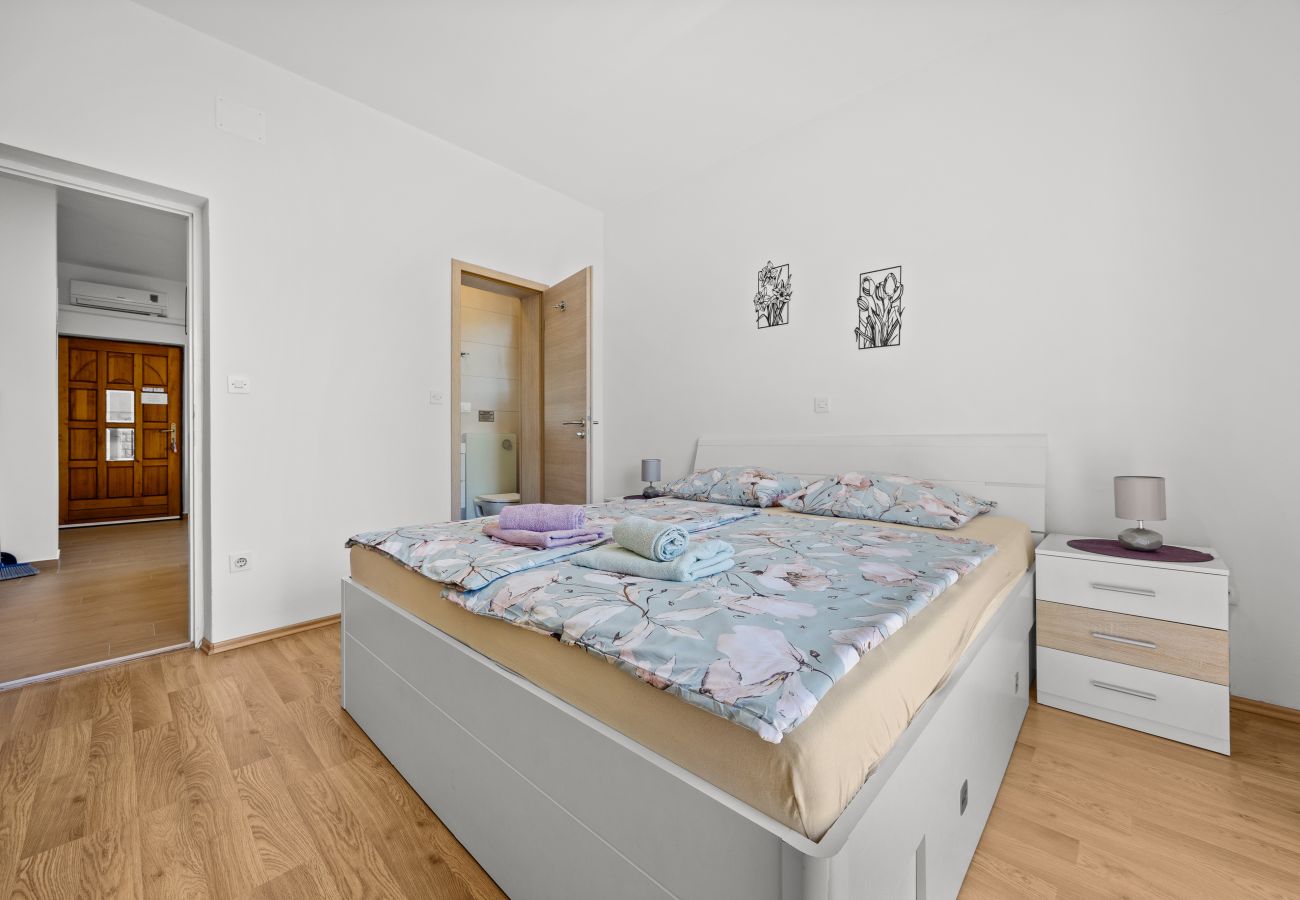 Ferienwohnung in Supetarska Draga - Apartment Nikolina 2 mit Meerblick