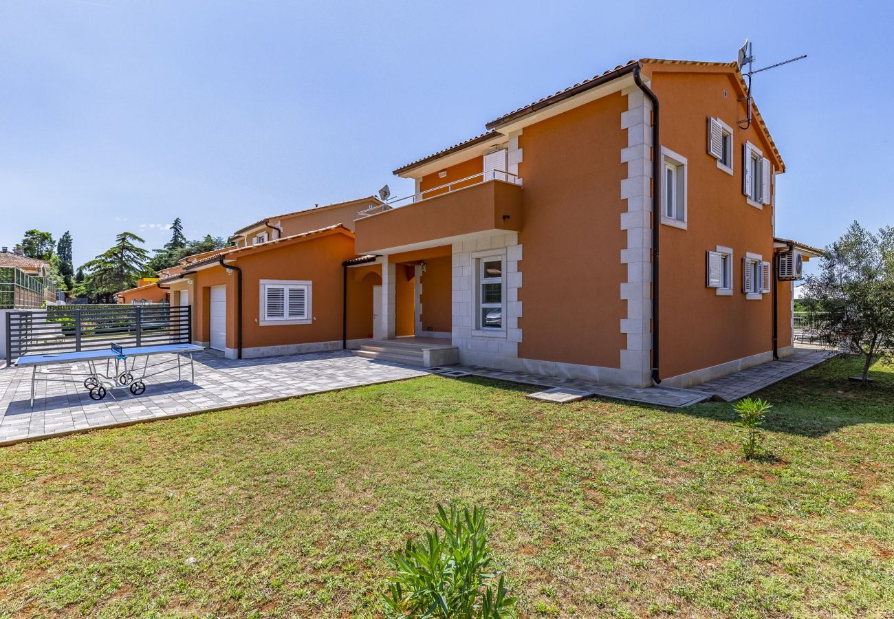 Villa in Pula - Lotus Elite Villa mit Pool und Whirlpool 2